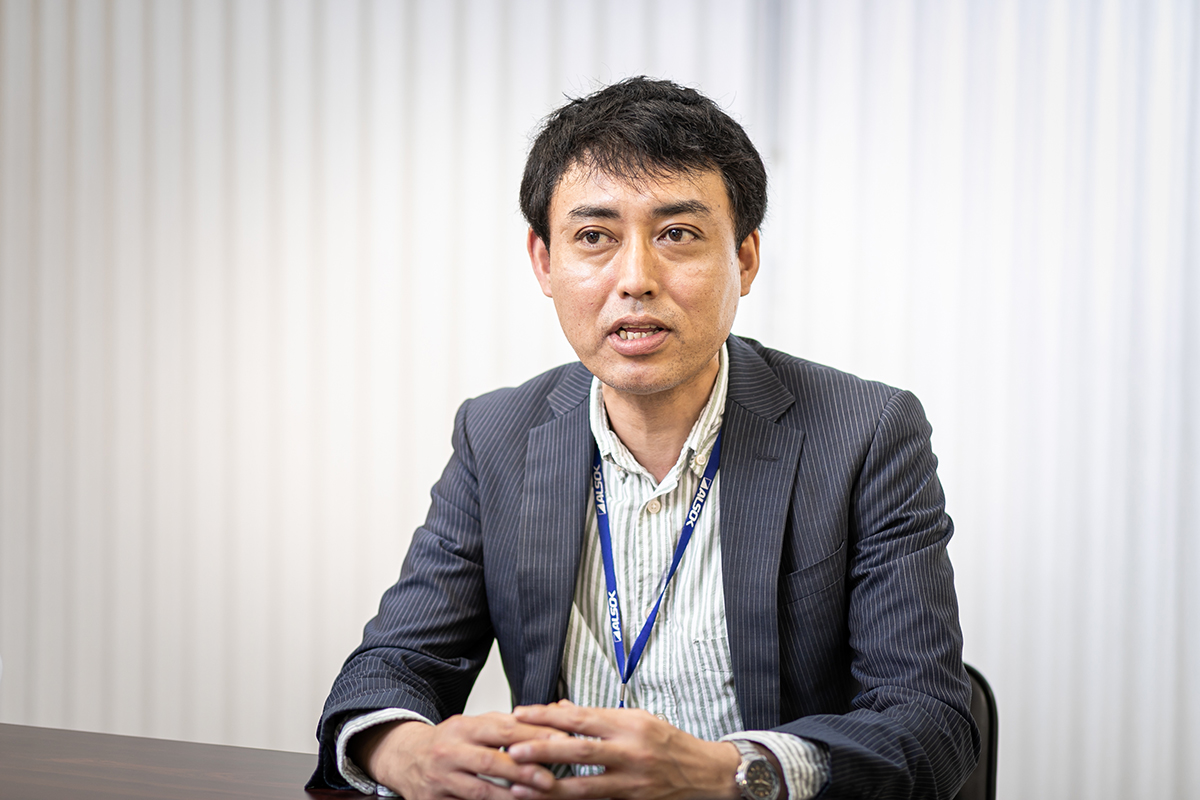 道鎭 博 氏