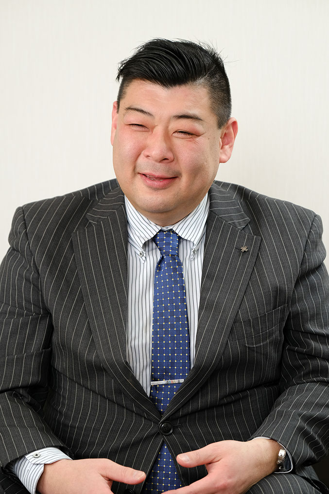 鈴木 謙太 氏